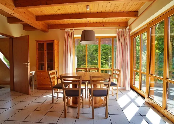 Natur-ferienpark بيت للعطل Nieheim